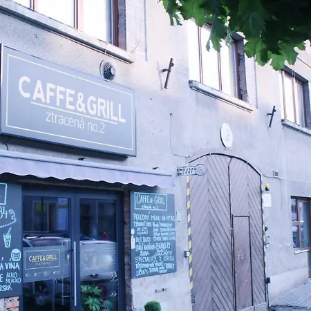 Caffe & Grill 招待所 拉贝河畔罗乌德尼采